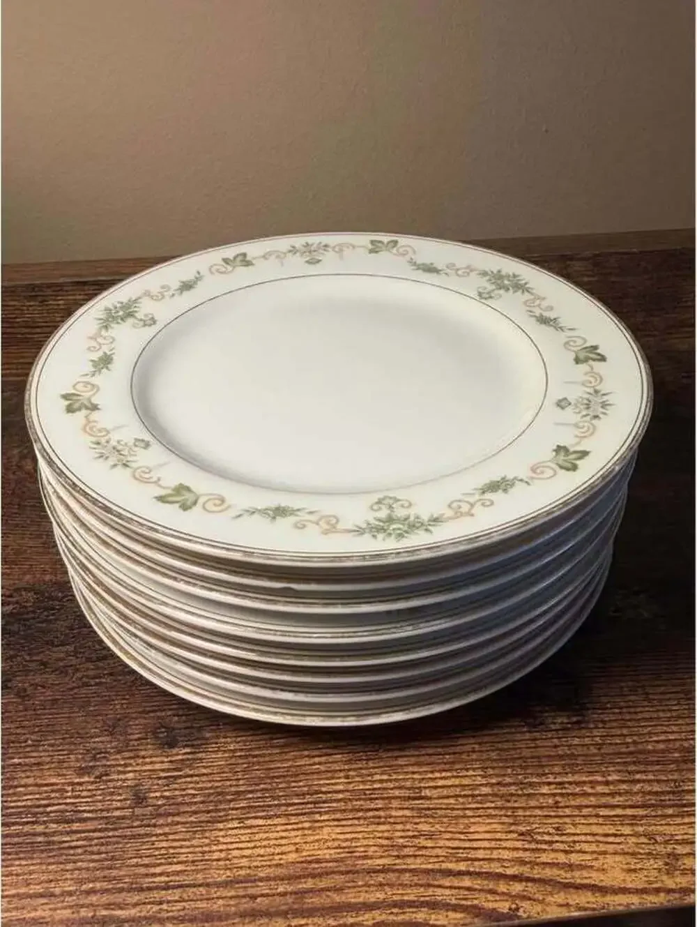 Set of 8 Fine China Bread and Butter Plates